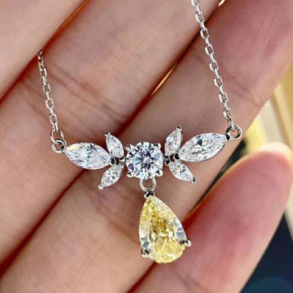 🎁 Yellow CZ Wing Necklace for Women Elegant Fashion Jewelry, HA4605 - Picture 1 of 4
